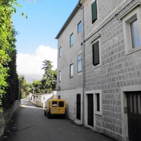 Apartments Mijo Kaštela Екстериор снимка