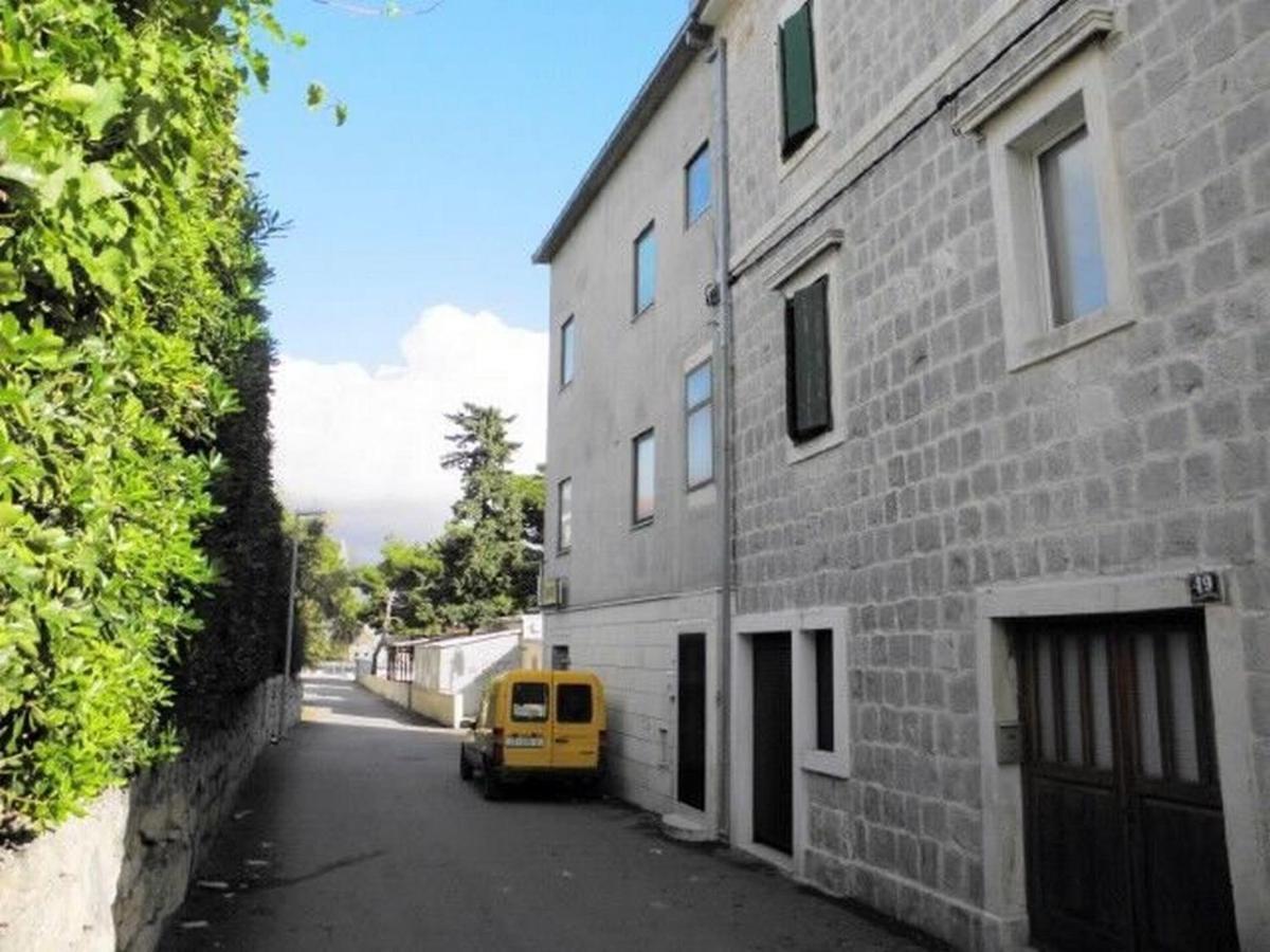 Apartments Mijo Kaštela Екстериор снимка