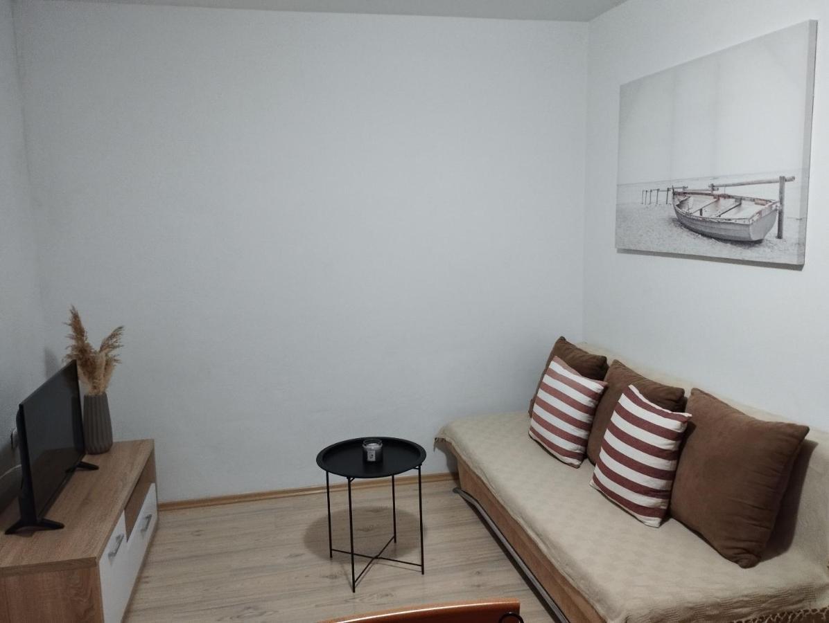 Apartments Mijo Kaštela Екстериор снимка